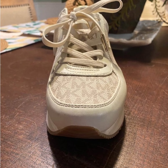 Michael Kors Cream and Gold Women's Sneakers - Picture 8 of 10
